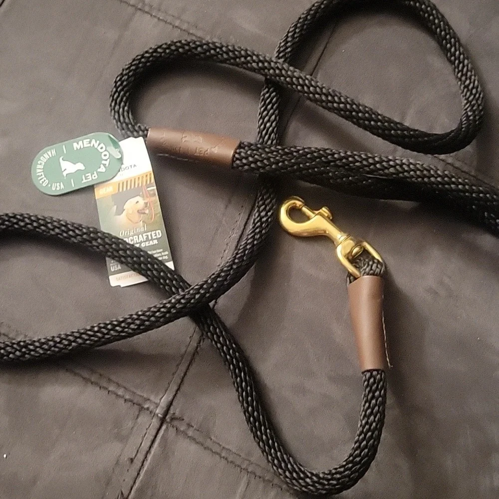 Black Dog Leash - Picture 2 of 5